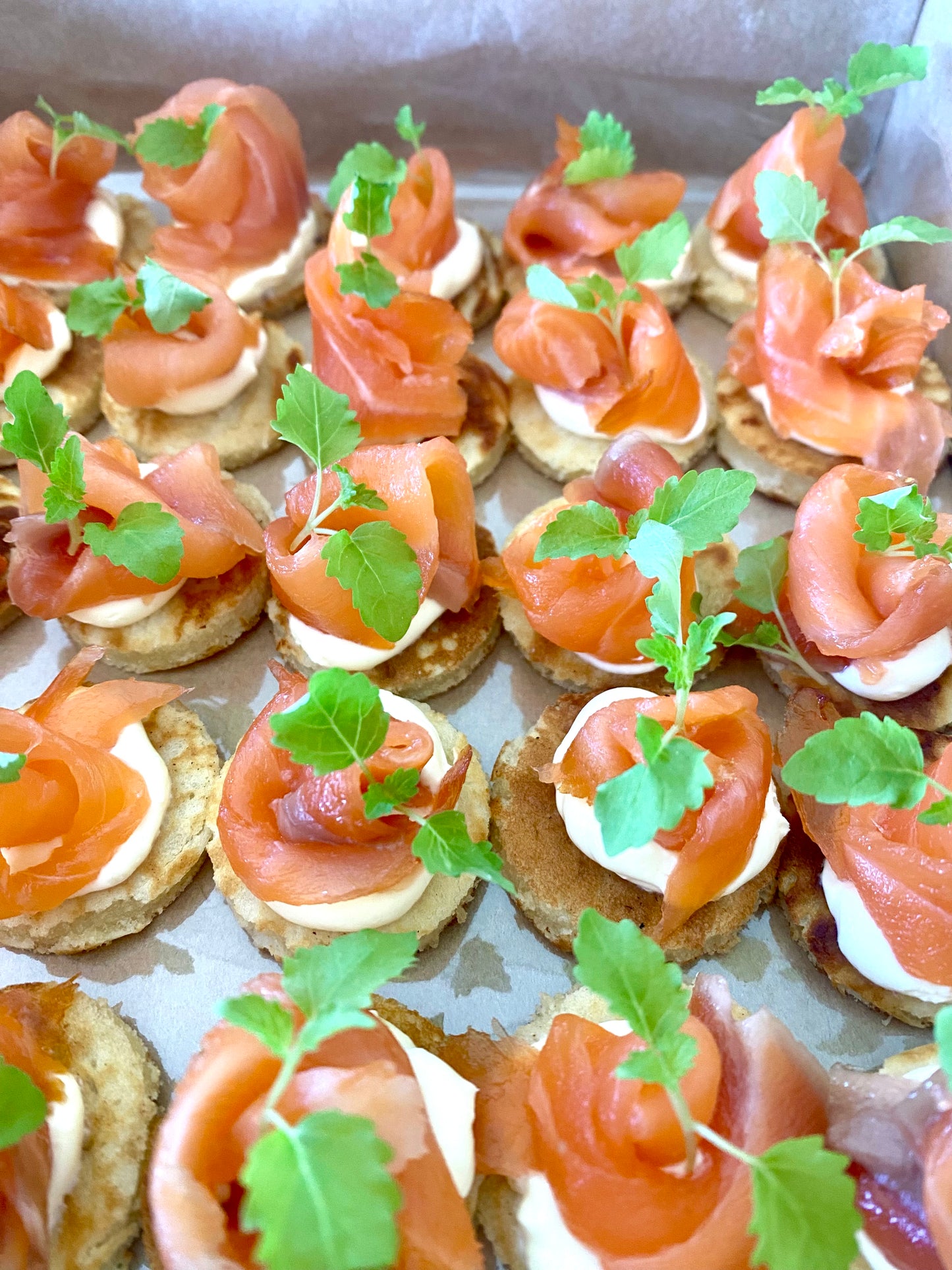 Blinis w Smoked Salmon & Dill Crème Fraiche